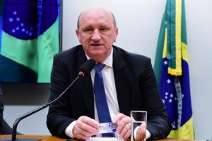 Leilão de arroz: Neri Geller nega ter pedido demissão do Ministério da Agricultura
