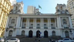 Câmara do Rio isenta igrejas de taxa para usar áreas públicas em eventos