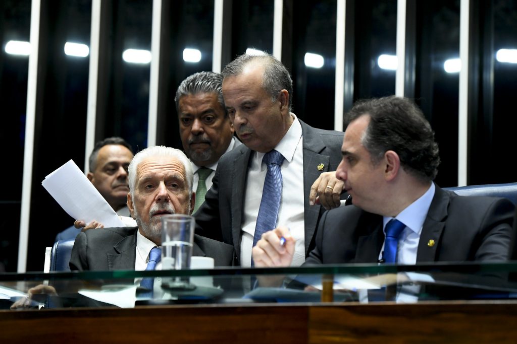 Senado aprova a taxação de compras internacionais de US$  50