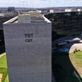 TST condena rede de farmácias por não fornecer assentos para o descanso dos funcionários