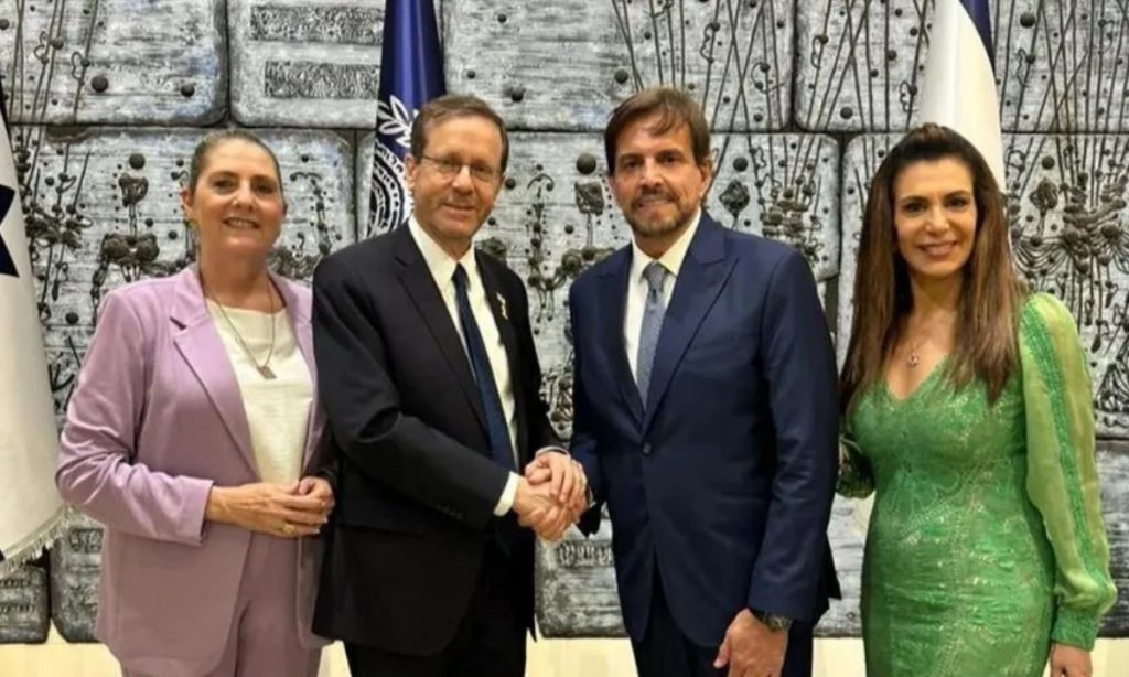 Em meio à guerra, bispos da Renascer fazem turismo em Israel e se encontram com presidente