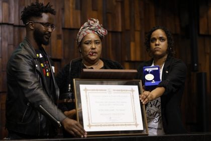 Moïse Kabagambe recebe medalha póstuma no Rio de Janeiro