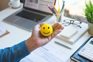 Investir em felicidade corporativa aumenta produtividade e reduz rotatividade