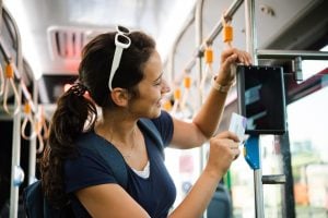 Empresas adotam créditos de mobilidade para flexibilizar benefícios de transporte