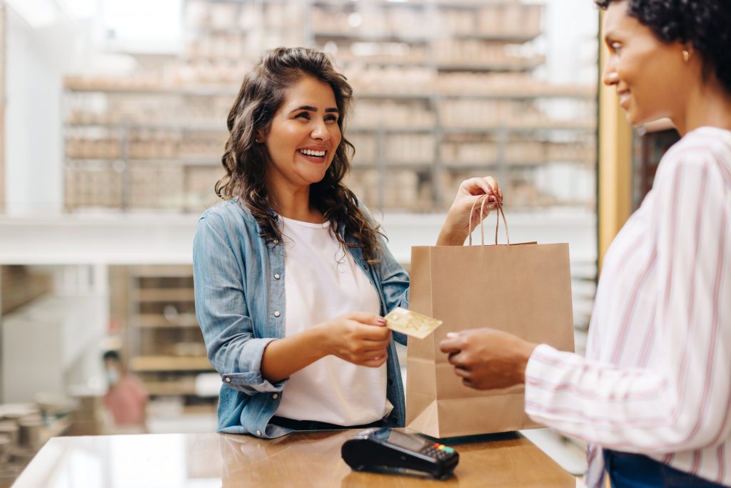 Como varejistas pequenos podem usar redes sociais para atrair clientes
