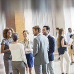 5 atitudes para ter que encantam no mercado de trabalho e elevam o networking