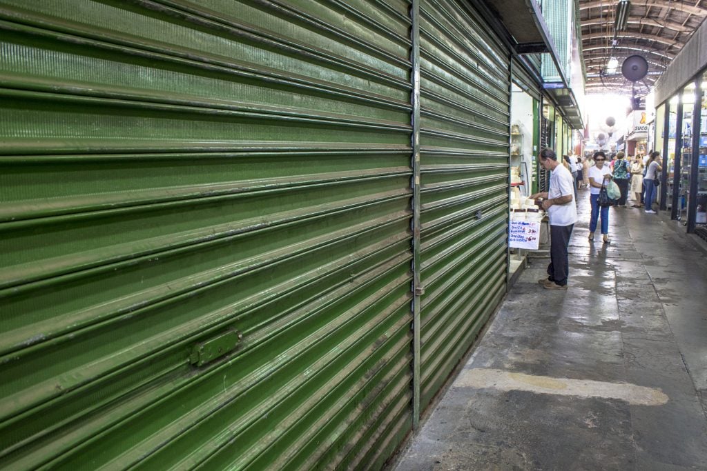 Fechamento de empresas no Brasil cresce 25,7% em um ano