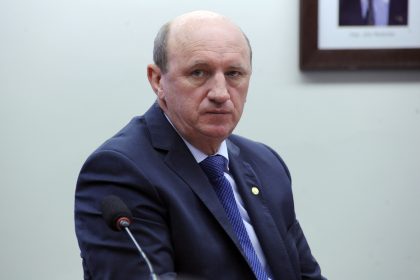 Governo oficializa demissão de Neri Geller após anulação do leilão de arroz