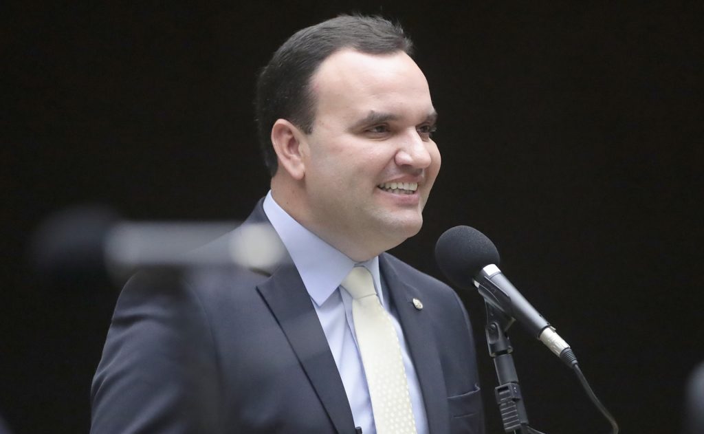 Deputado que desengavetou PL anti-delação ganha aval do TSE e deixará o PV