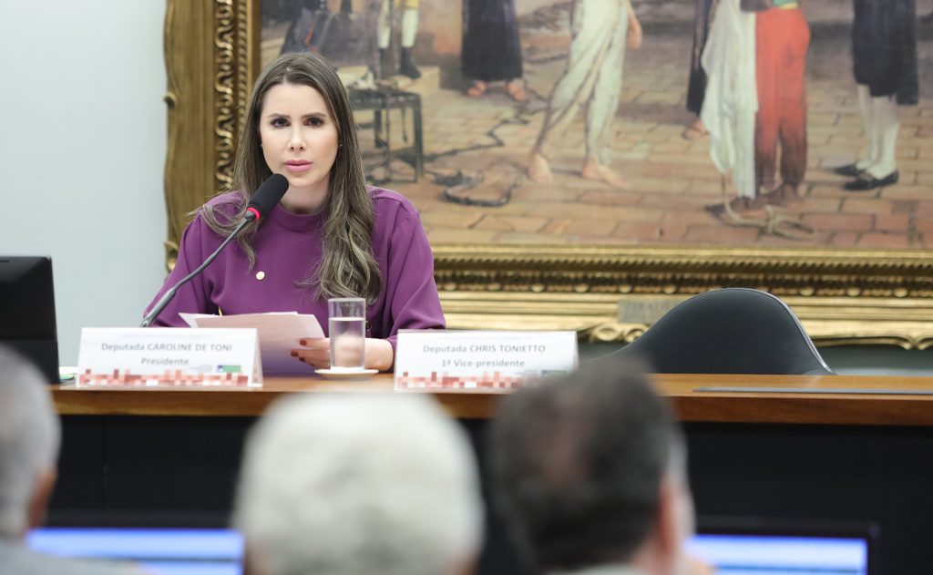 CCJ da Câmara pauta projeto para anistiar golpistas do 8 de Janeiro
