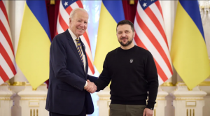 Biden e Zelensky vão assinar acordo de segurança EUA-Ucrânia durante cúpula do G7