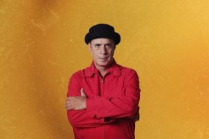 Com poesia solar e arranjos impecáveis, Junio Barreto lança um primoroso disco