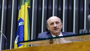 Quem é Neri Geller, o secretário da Agricultura demitido em meio à anulação do leilão de arroz