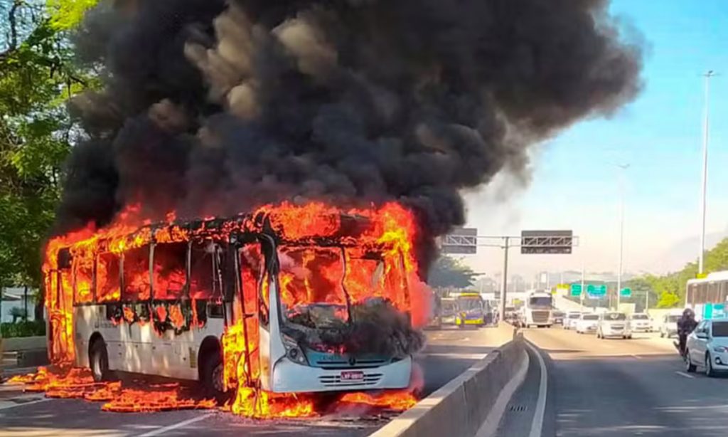O que se sabe sobre a ação da PM no Complexo da Maré que deixou ao menos 3 mortos