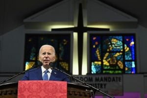 Democratas se reúnem para falar sobre a candidatura de Biden