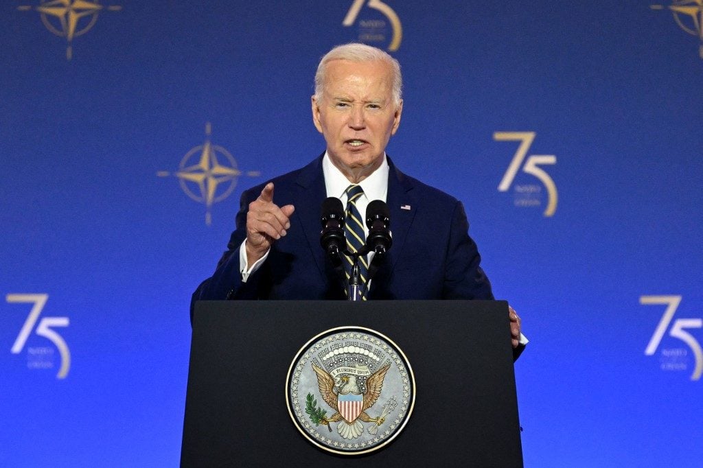 Biden ganha apoio entre congressistas democratas mas rebelião persiste