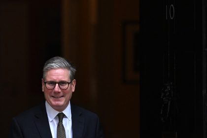 Starmer faz sua estreia internacional como primeiro-ministro britânico em Washington