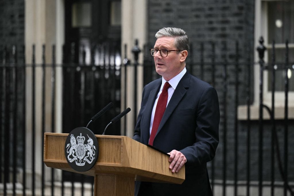 Novo primeiro-ministro britânico promete 'reconstruir' o Reino Unido