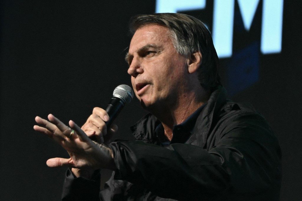Bolsonaro alega perseguição e diz que pode ser preso a qualquer momento