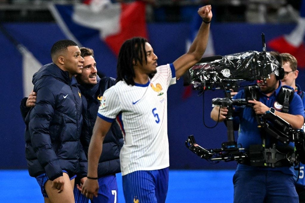 Em meio à disputa da Eurocopa, jogadores franceses celebram derrota da extrema-direita