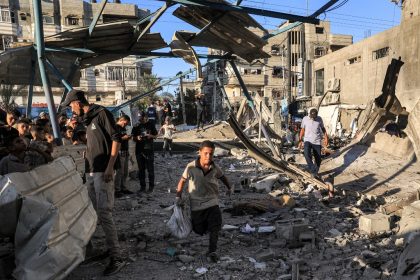 Ministério da Saúde de Gaza relata 16 mortos em bombardeio israelense contra uma escola