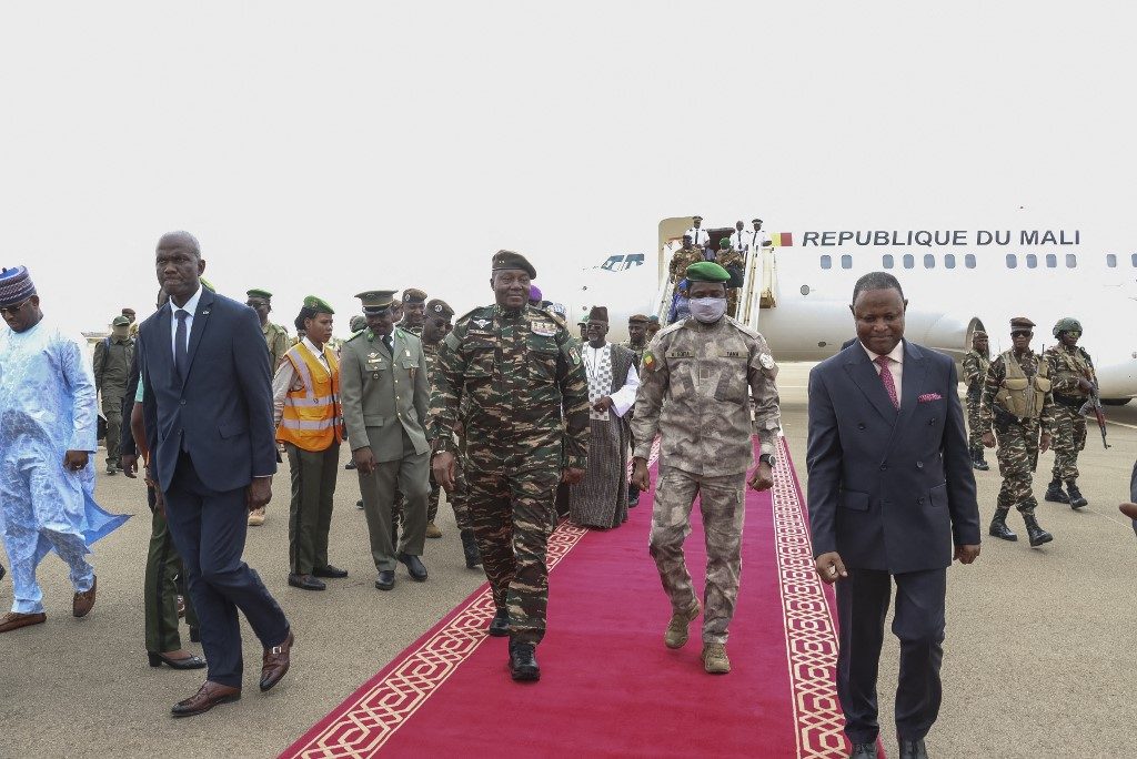 Junta militar do Mali volta a autorizar atividades de partidos políticos