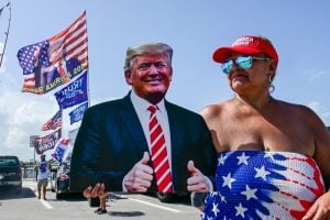 Trump, estrela absoluta de uma convenção republicana abalada por tentativa de assassinato