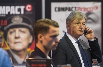Alemanha proíbe circulação de revista de extrema-direita