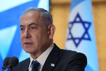 Governo britânico anuncia suspensão parcial das exportações de armas para Israel