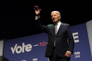 Biden realiza primeiro comício após tentativa de assassinato de Trump