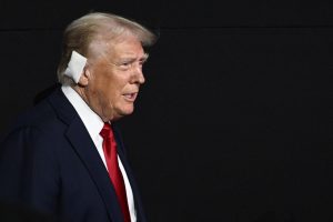 Serviço Secreto dos EUA 'fracassou' na missão de proteger Trump, admite diretora