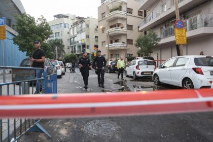 Ataque com drone reivindicado pelos houthis do Iêmen deixa um morto em Tel Aviv