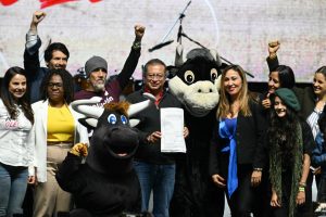 Petro sanciona lei que proíbe touradas na Colômbia