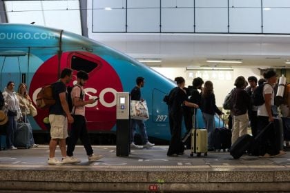 Ataques coordenados interrompem linhas de trem na França