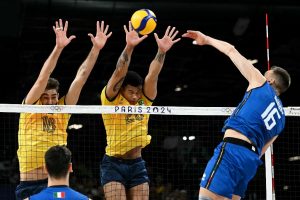 Vôlei masculino e futebol feminino têm jogos decisivos; confira os destaques da quarta-feira nas Olimpíadas