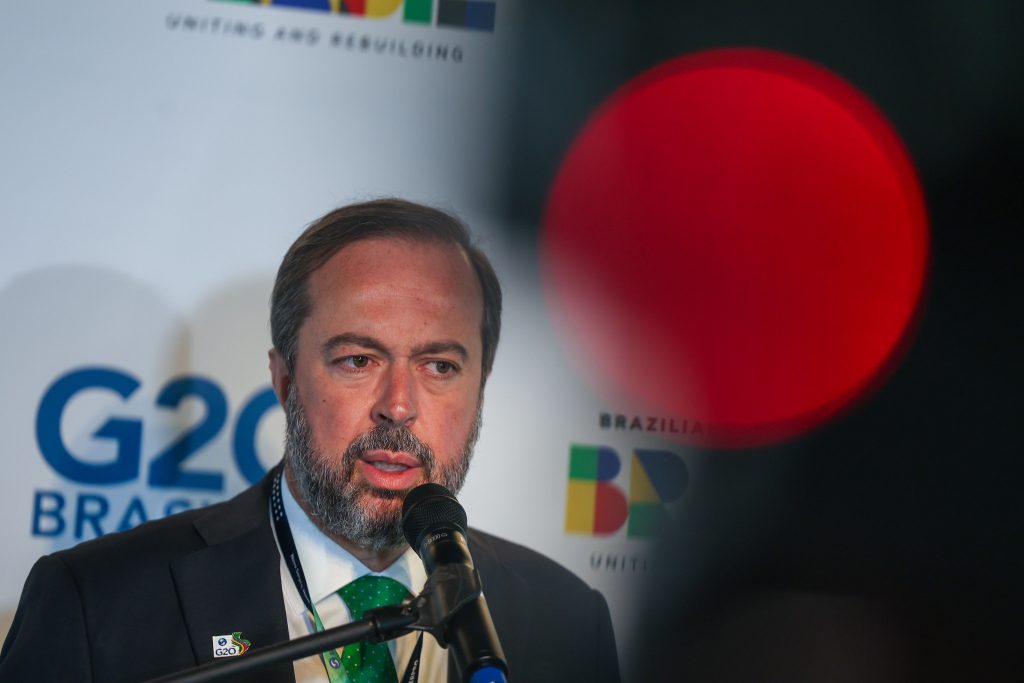 Silveira sobe o tom e sugere 'falta de coragem' do presidente do Ibama sobre a Margem Equatorial