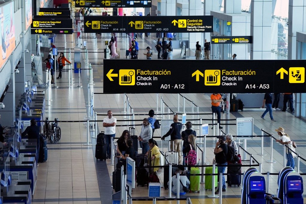 Em dia de ‘apagão’, mundo já registra mais de 35 mil voos atrasados e 4 mil cancelados