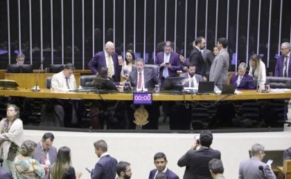 Câmara aprova a PEC da Anistia, que pode salvar partidos de multas de R$ 23 bilhões