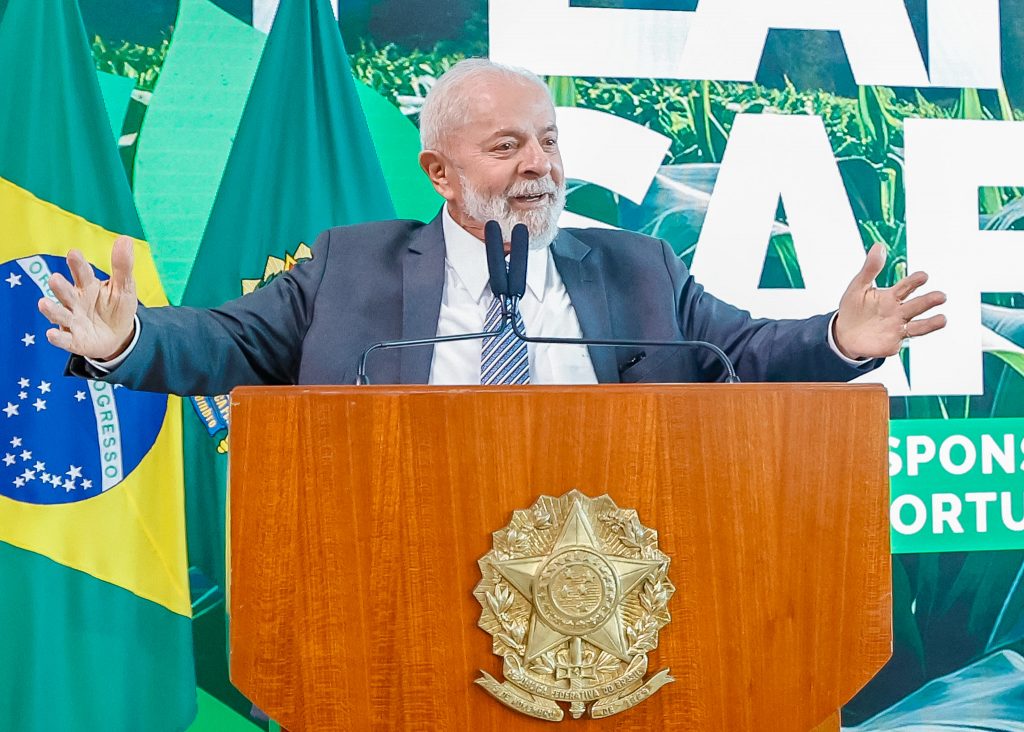 Não dá para o agro achar pouco receber R$ 400 bilhões, diz Lula sobre o Plano Safra