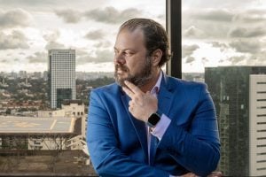 Perfeito defende taxar ricos e bets, mas alerta para risco de apertar os bancos