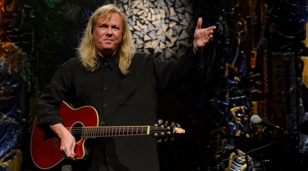 Com uma vasta discografia, Victor Biglione prepara mais 4 álbuns; conheça as obras