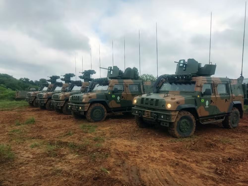 Exército brasileiro anuncia compra de 420 blindados com R$ 1,4 bilhão do PAC