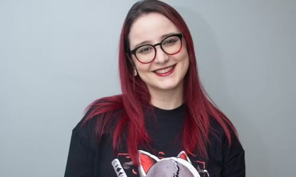 Influenciadora exposta na internet irá à Justiça contra invasão de perfil pessoal