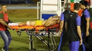 Policial atira em goleiro do Grêmio Anápolis durante jogo