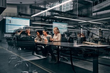 Metade das empresas listadas na B3 não têm mulheres na diretoria e 27% no conselho