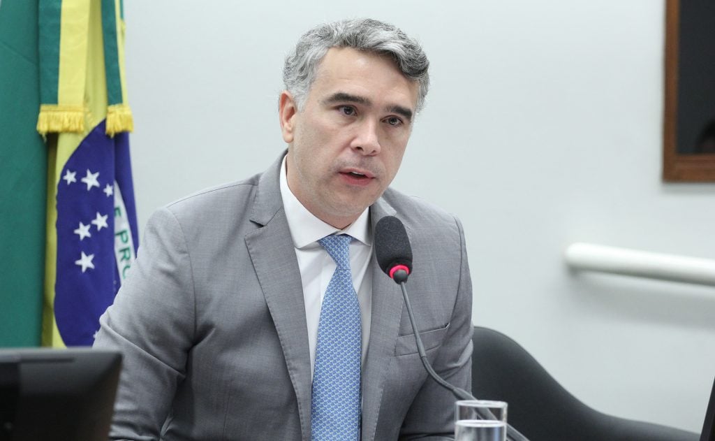 PT recua de candidatura própria e decide apoiar aliado de Renan Calheiros em Maceió