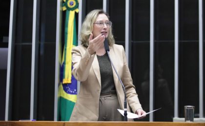 Deputada do PT propõe criar política de reciprocidade comercial após tarifaço de Trump