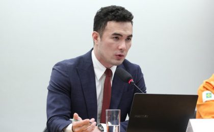 Deputado que recebeu reembolso por bebidas alcoólicas e comidas de luxo alega ‘erro de lançamento’