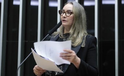 Câmara aprova projeto que cria o Selo Cidade Mulher; entenda