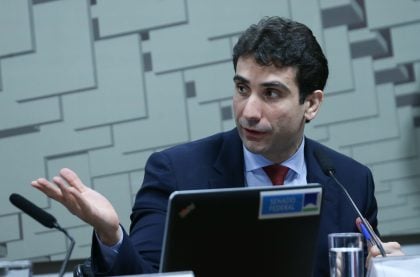 BC só atuará se houver ‘disfuncionalidade’ no mercado, diz Galípolo em meio à alta no dólar